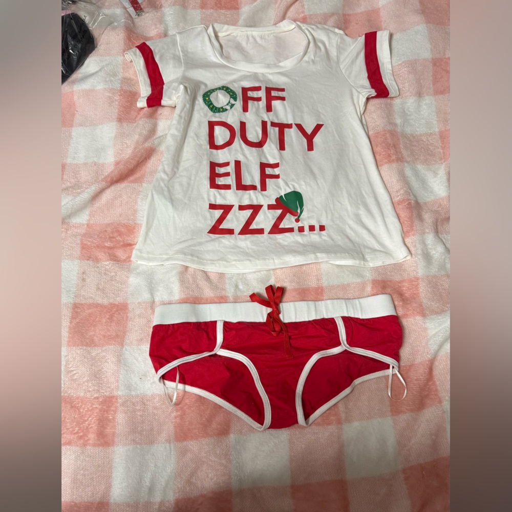 NWOT Off Duty Elf Pajama set